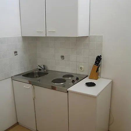 Studio In Pag 1 Apartment *